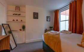 Stylish Southampton City Centre House